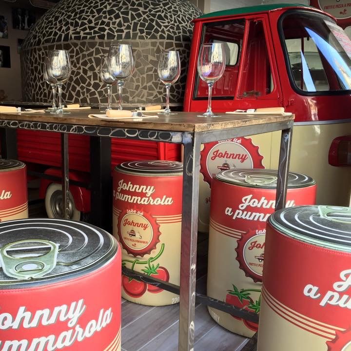 Street food: brevettata l’Apecar con forno a legna di Johnny Take Ue’ 