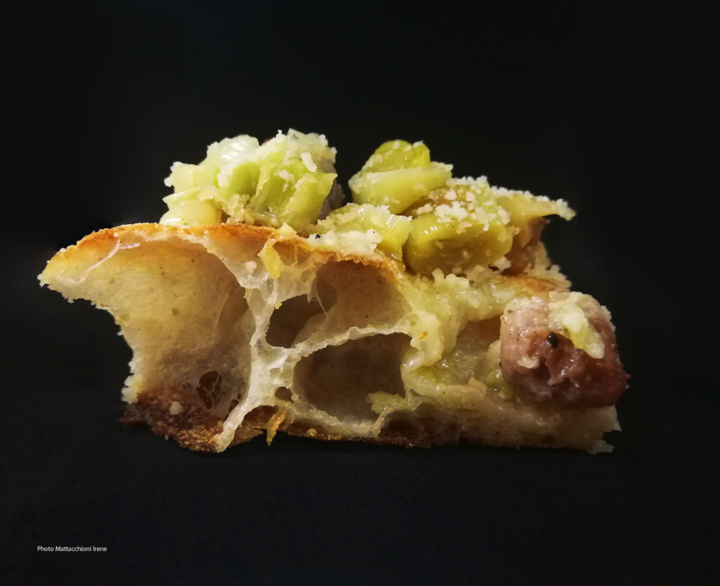 La pizza porri e salsiccia di Gabriele Bonci