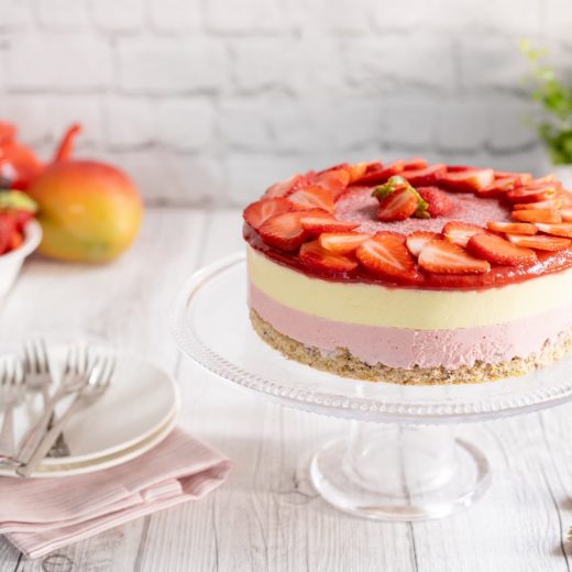 Mousse Cake alle fragole e mango senza glutine