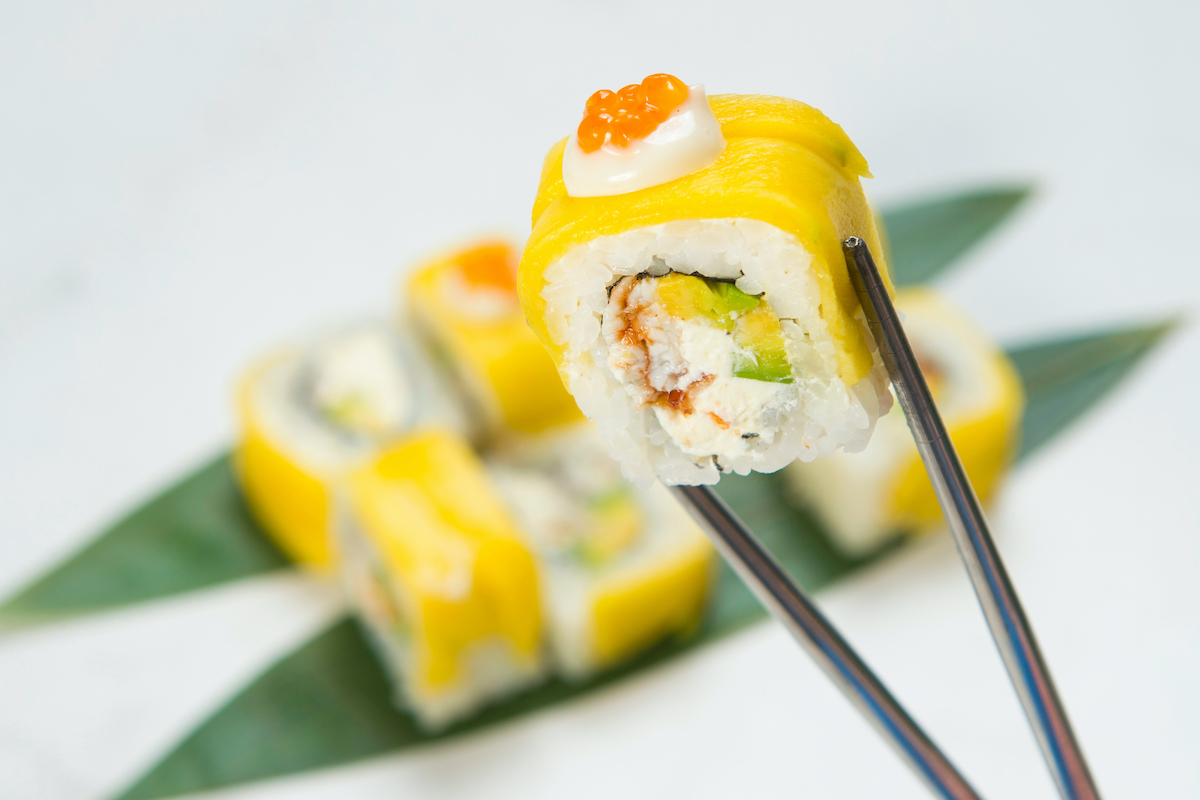 Uramaki Mango Roll