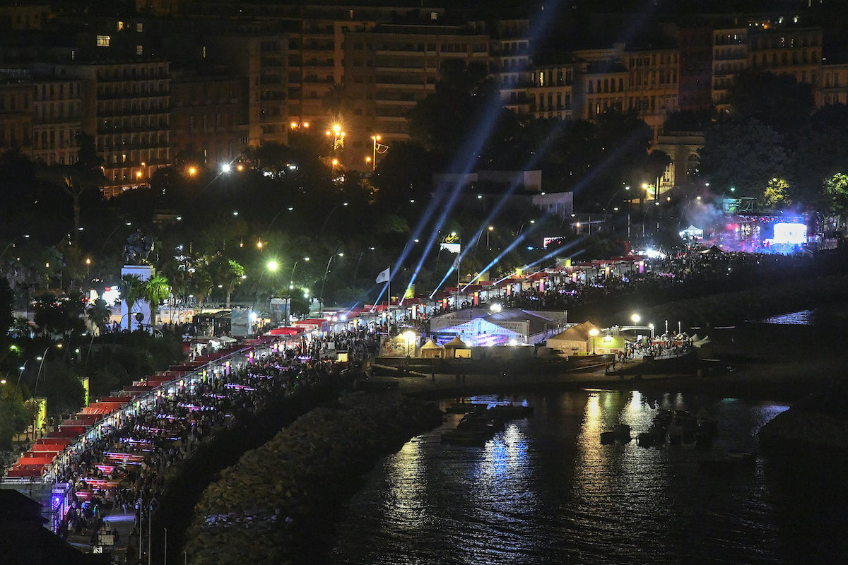 Napoli Pizza Village 2019 Palco Rtl