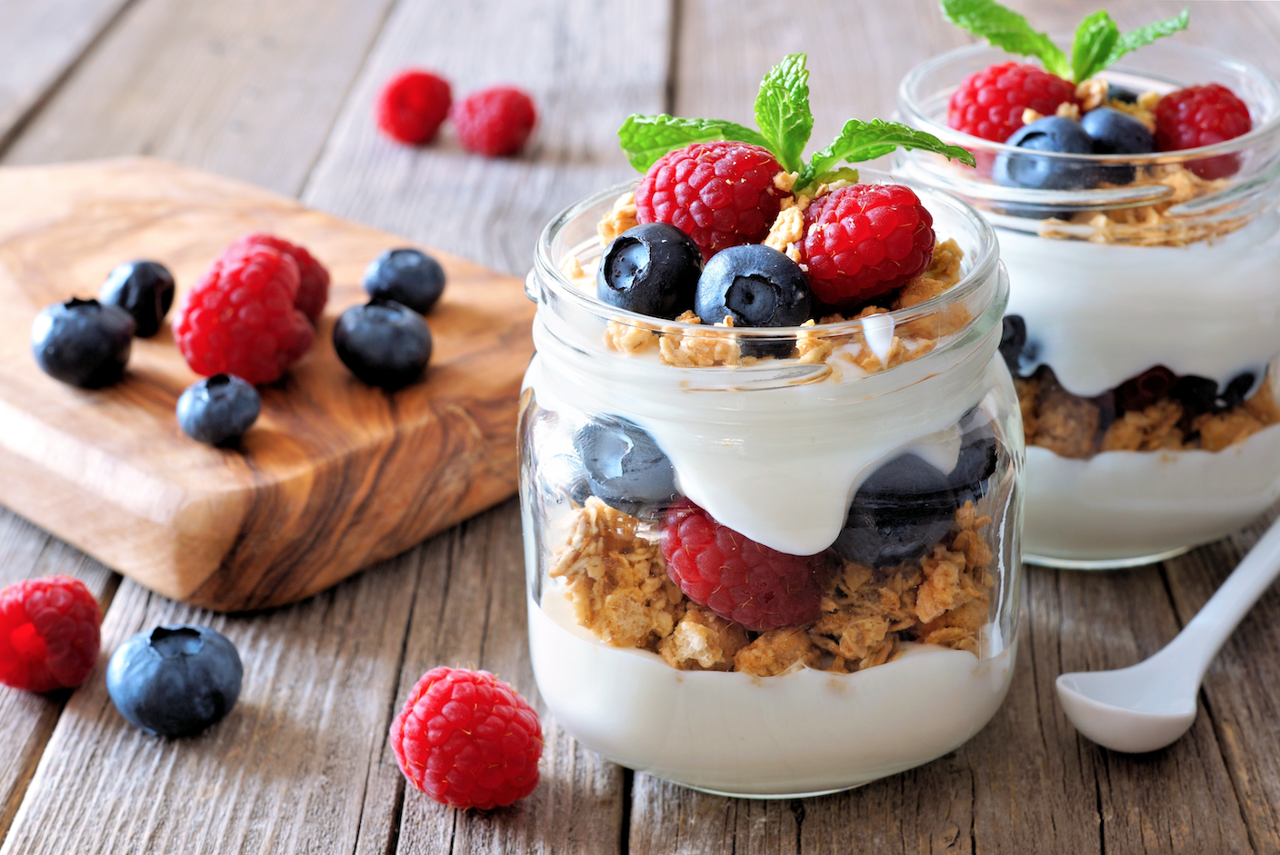 Lo yogurt messo a confronto con lo yogurt vegetale
