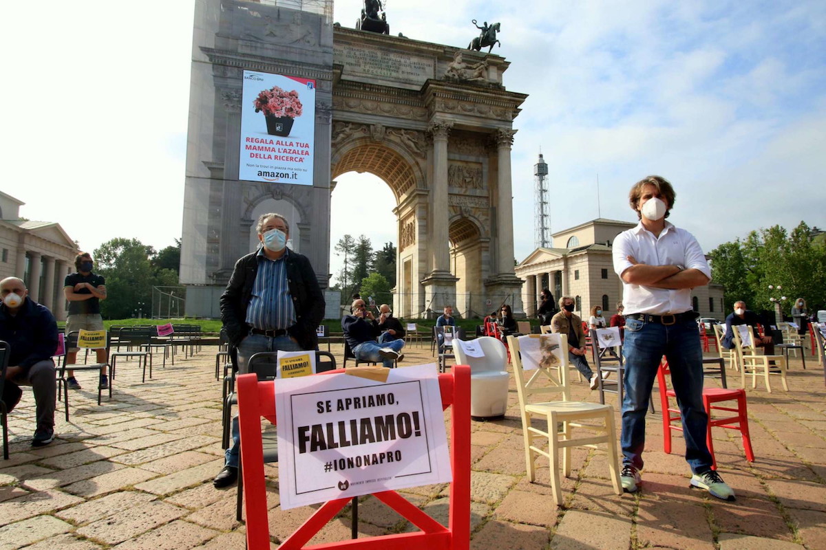 protesta milano multe ristoratori