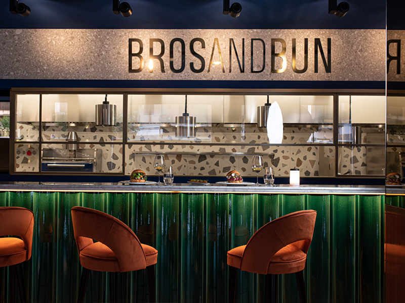 Bros and Bun hamburgeria Napoli design Costa Group