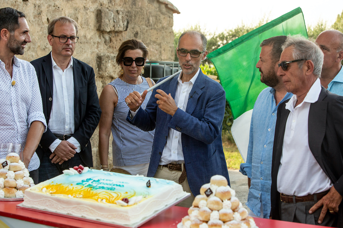 I festeggiamenti con la torta di Ciro Poppella