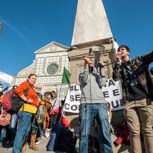 manifestazioni no Green pass covid ristoranti danni