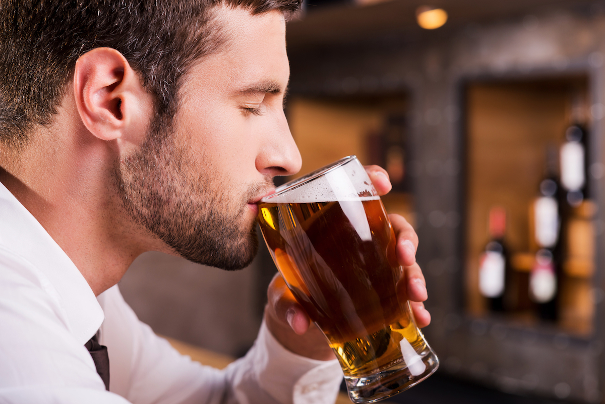 Due Pinte Della Birra Sono Servito Alla Fabbrica Di Birra Del Guinness  Fotografia Editoriale - Immagine di amaro, birra: 18284256