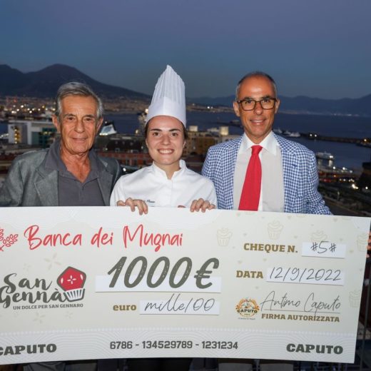 Carmine e Antimo Caputo con la vincitrice del concorso - Giusy Persico de Il Buco di Sorrento