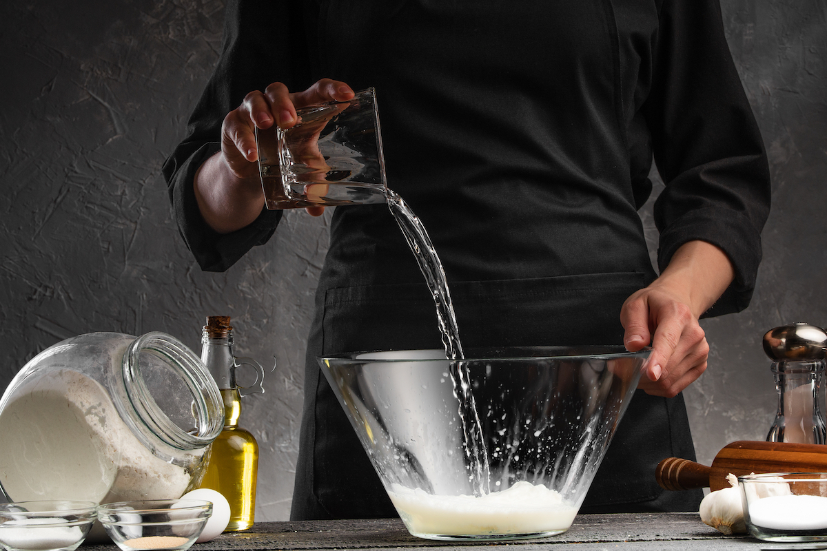 acqua per preparare una pizza