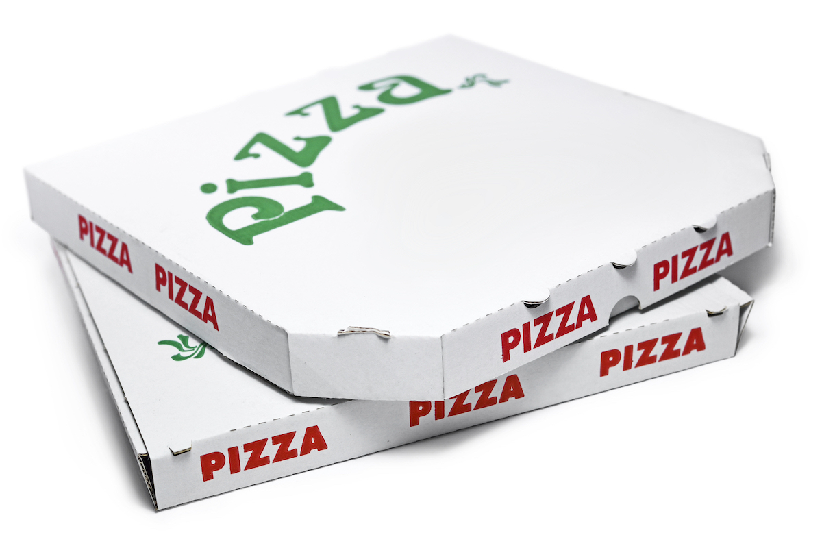 packaging pizza